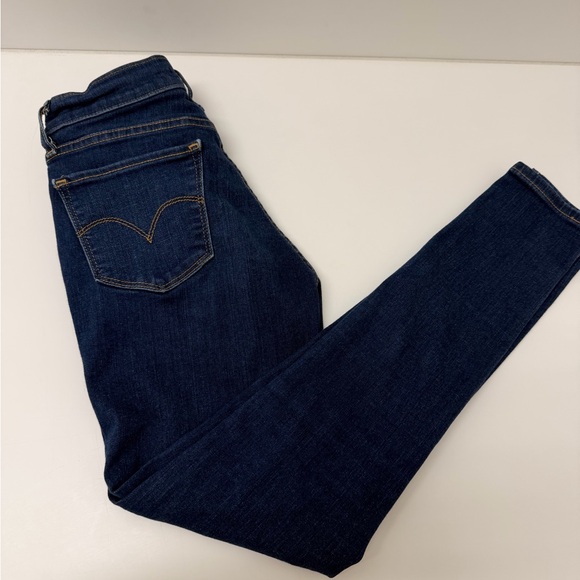 Levi’s 710 Super Skinny Jeans - Picture 4 of 4